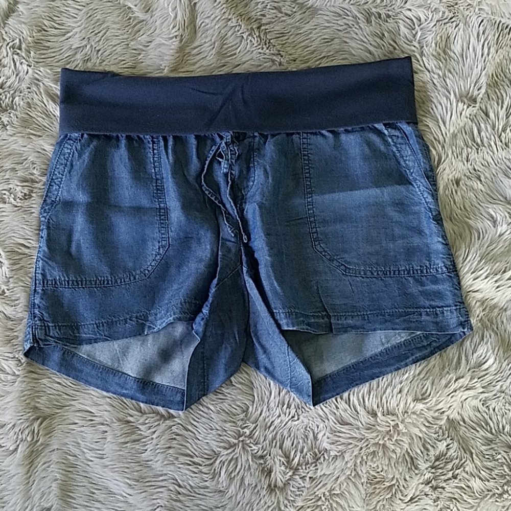 Old Navy maternity shorts.